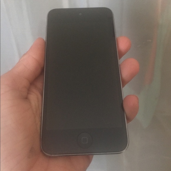 iPod Touch (5th gen) - Picture 2 of 4